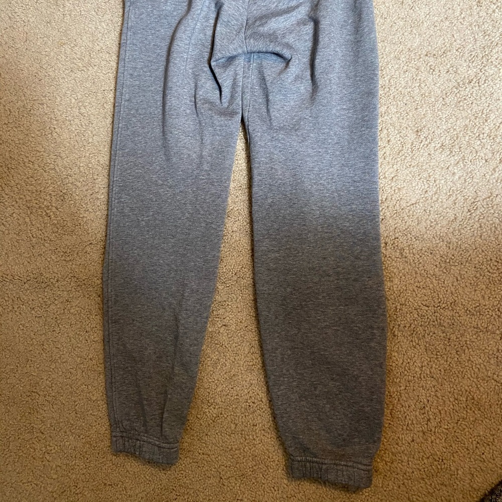 Nike sweatpants - Picture 2 of 4